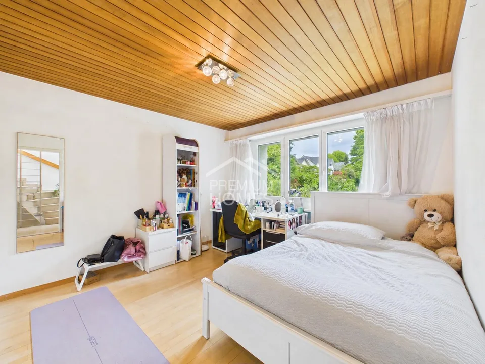 Traumhaftes Familienhaus mit Cheminée und sonnenverwöhntem Garten in b