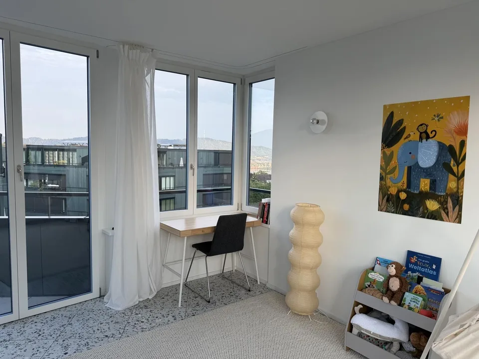 Helle 3½-Zimmer-Attikawohnung mit drei Balkonen und Weitsicht