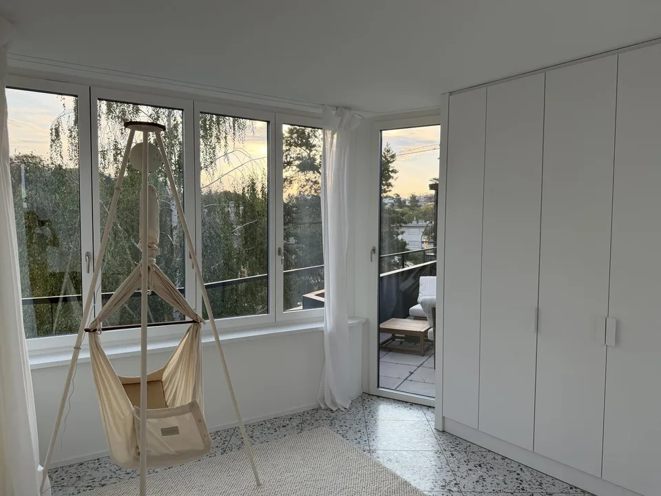 Helle 3½-Zimmer-Attikawohnung mit drei Balkonen und Weitsicht