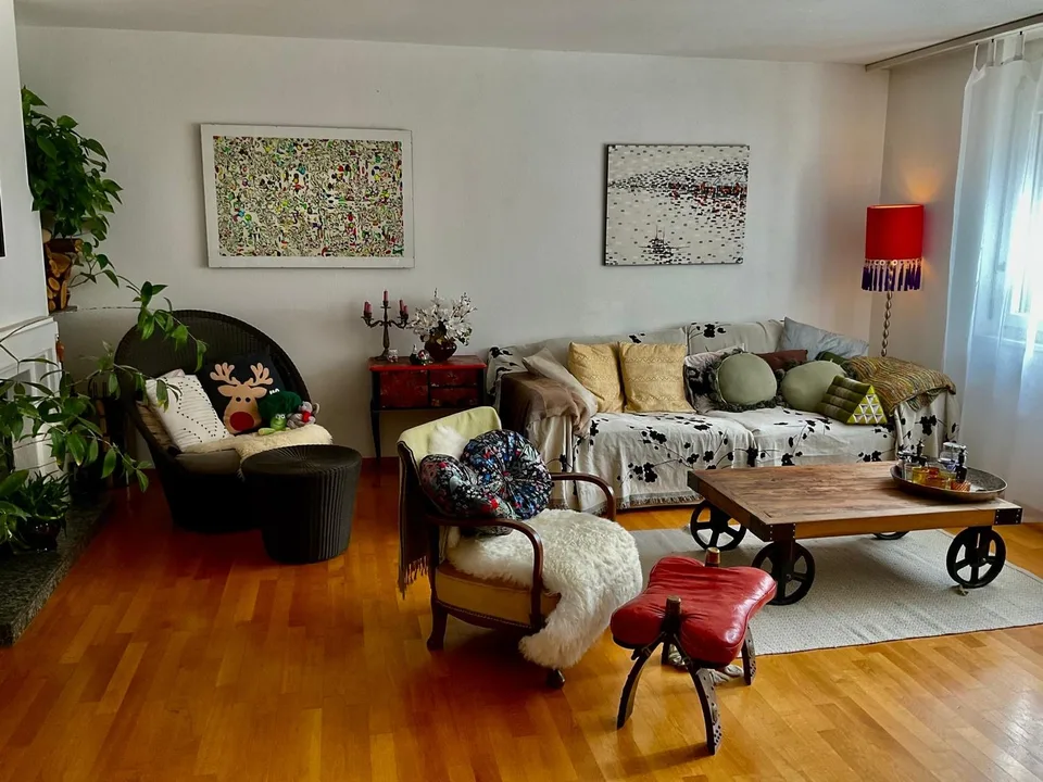 Grosszügige 4.5-Zimmer-Wohnung an zentraler Lage