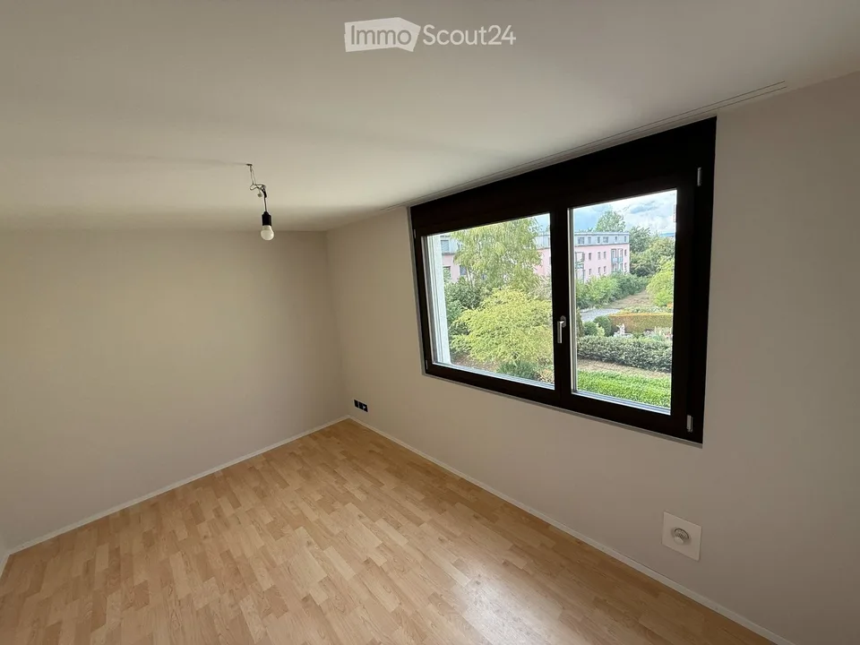 Charmante 4.5-Zimmer-Attikawohnung in Münsingen (Süd-Terrasse 40m2)
