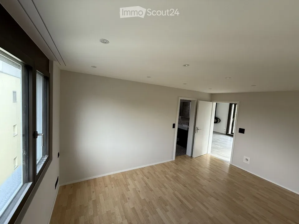 Charmante 4.5-Zimmer-Attikawohnung in Münsingen (Süd-Terrasse 40m2)