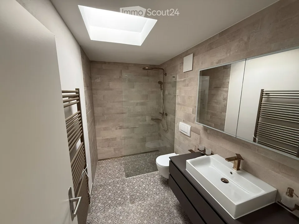 Charmante 4.5-Zimmer-Attikawohnung in Münsingen (Süd-Terrasse 40m2)