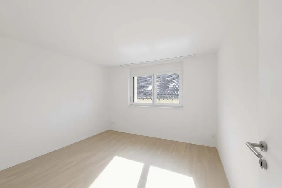 Appartamento moderno di 4 locali, posizione tranquilla a Dietikon