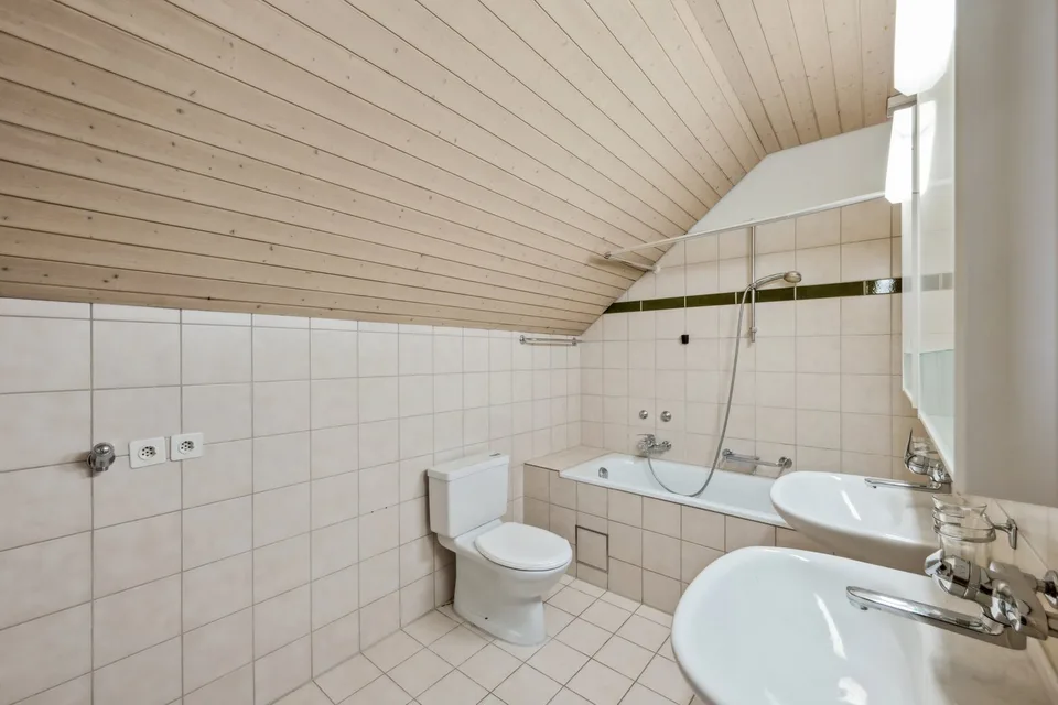 Spacious living in the green in Allschwil