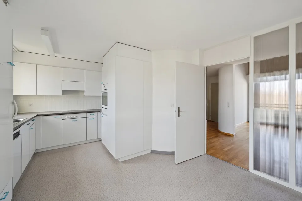 Spacious living in the green in Allschwil