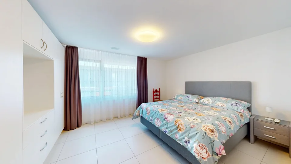 Appartement très central et neuf de 4,5 pièces avec des normes élevées