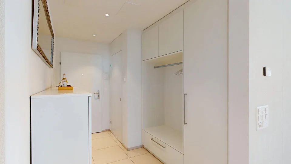 Appartement très central et neuf de 4,5 pièces avec des normes élevées