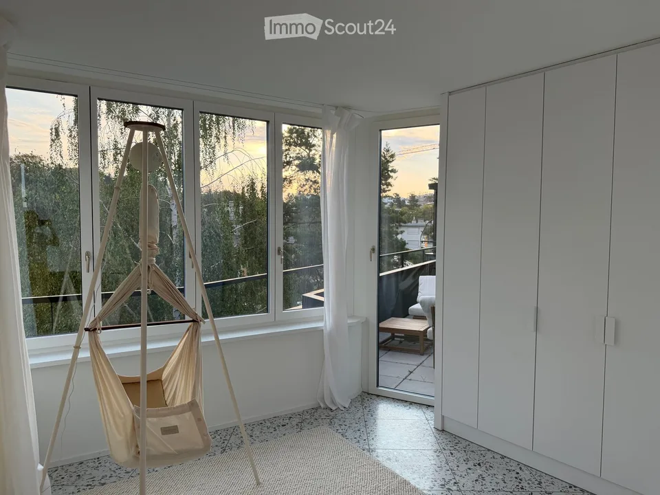 Helle 3½-Zimmer-Attikawohnung mit drei Balkonen und Weitsicht