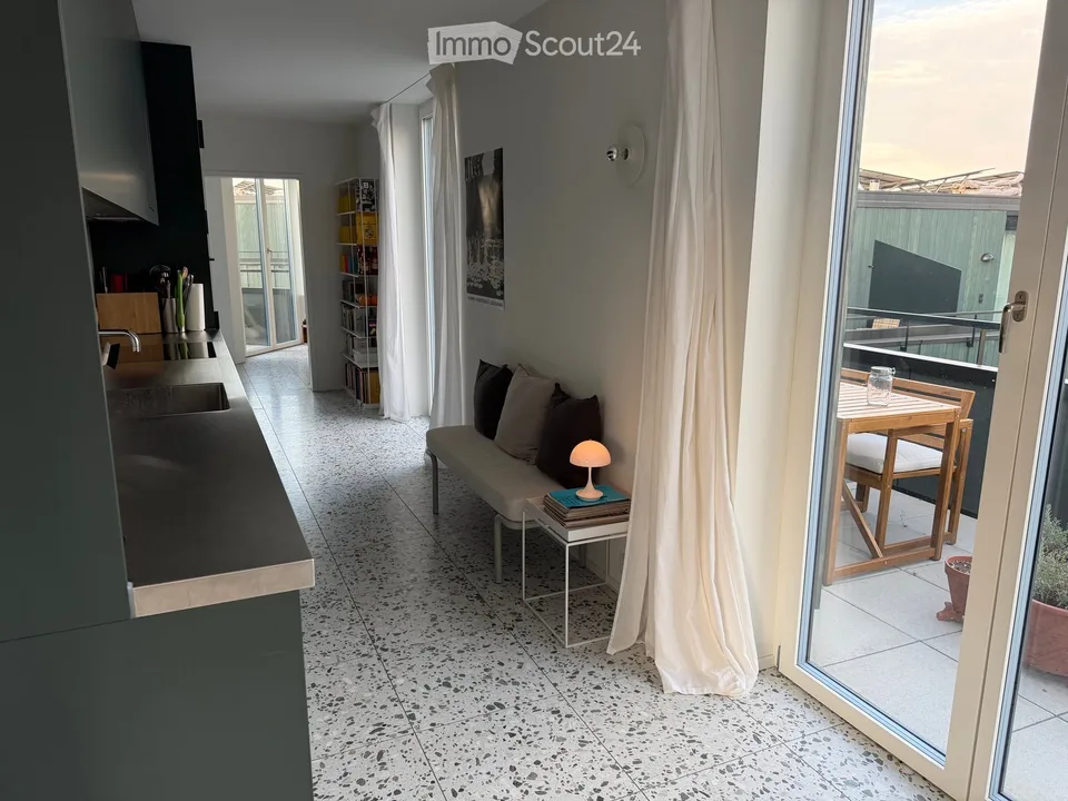 Helle 3½-Zimmer-Attikawohnung mit drei Balkonen und Weitsicht
