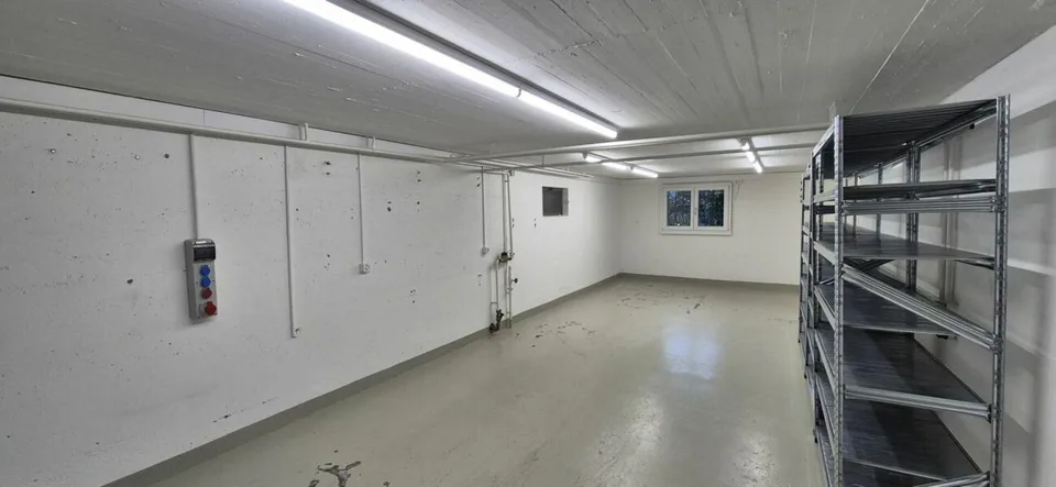 Storage room and garage with versatile usage possibilities