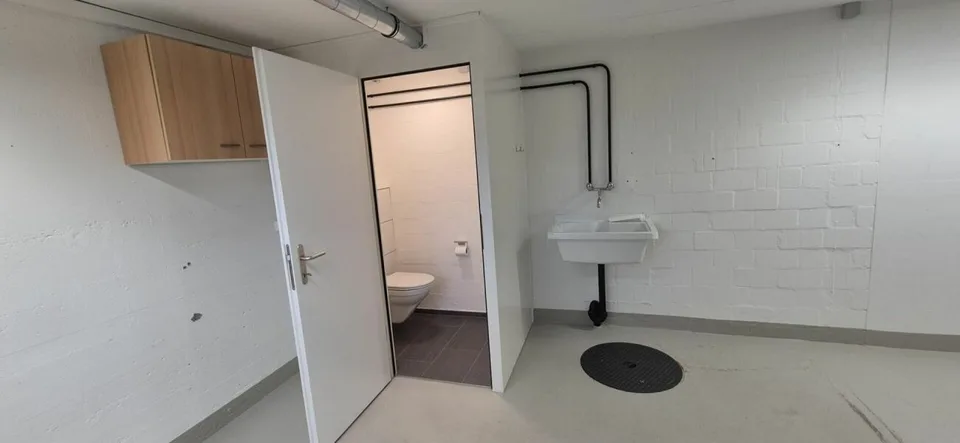 Storage room and garage with versatile usage possibilities