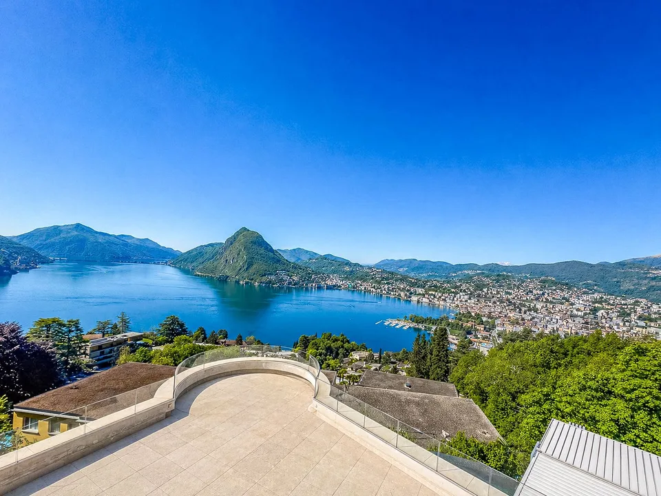 Appartamento duplex di lusso vista lago ad Aldesago – foto 11 di 15