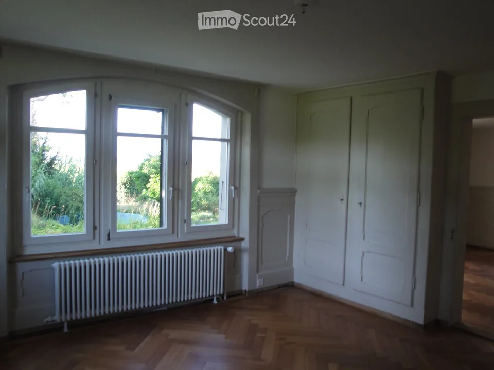 Charming 4-room apartment on the 1st floor in a historic building in Wichtrach