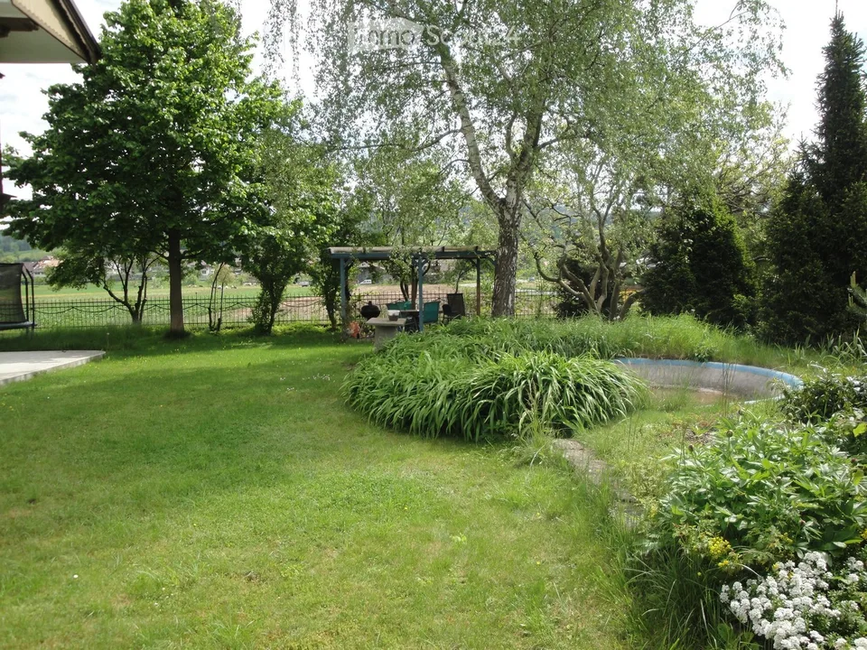 Charming 4-room apartment on the 1st floor in a historic building in Wichtrach