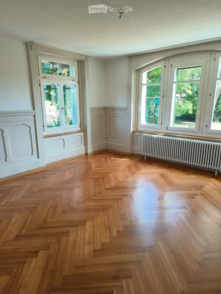 Charming 4-room apartment on the 1st floor in a historic building in Wichtrach