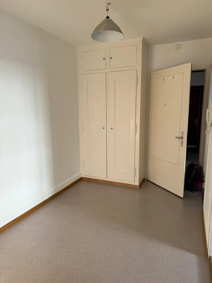 Centrally located 2-room old building apartment
