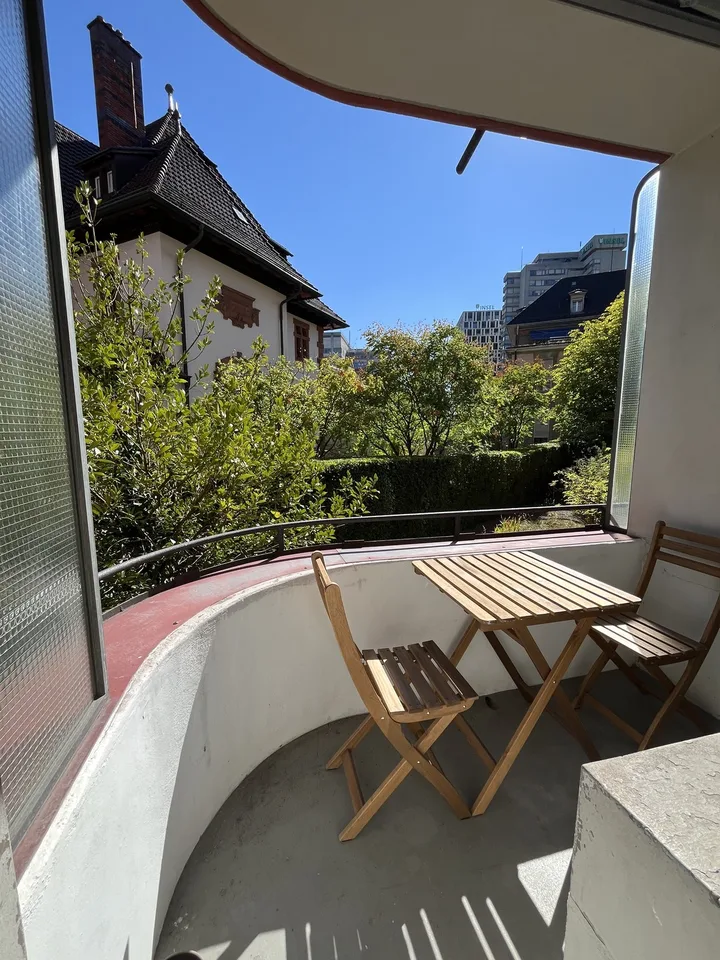 Centrally located 2-room old building apartment