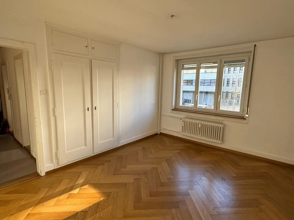 Centrally located 2-room old building apartment