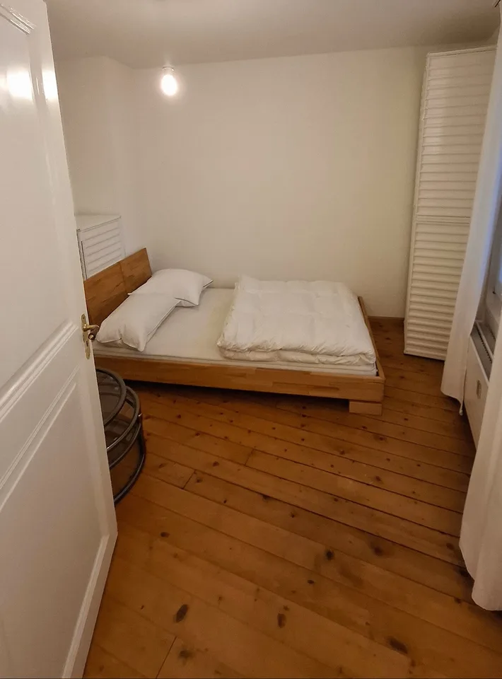 Möblierte 1-Zimmer-Wohnung (Studio) mit eigenem Bad  ohne Küche