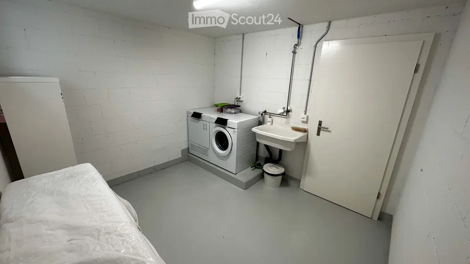 Beautiful 3.5-room apartment with a view of the greenery incl. EHP