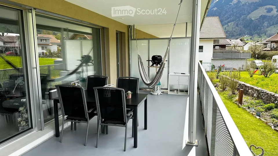 Beautiful 3.5-room apartment with a view of the greenery incl. EHP