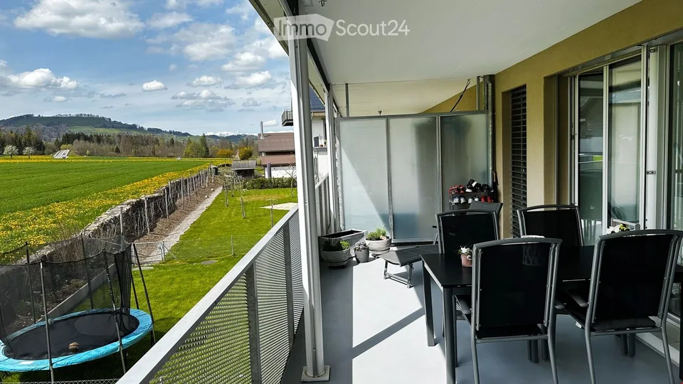 Beautiful 3.5-room apartment with a view of the greenery incl. EHP