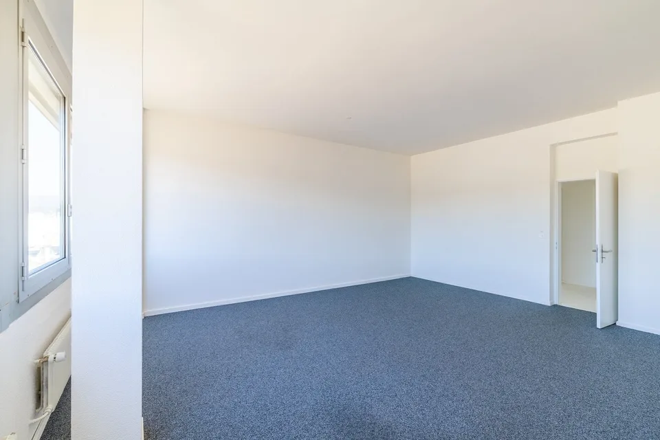 Spacious commercial space in Regensdorf – centrally located, approx. 187 m²