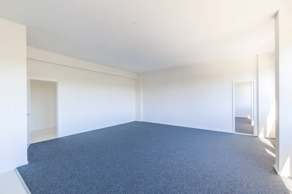 Spacious commercial space in Regensdorf – centrally located, approx. 187 m²