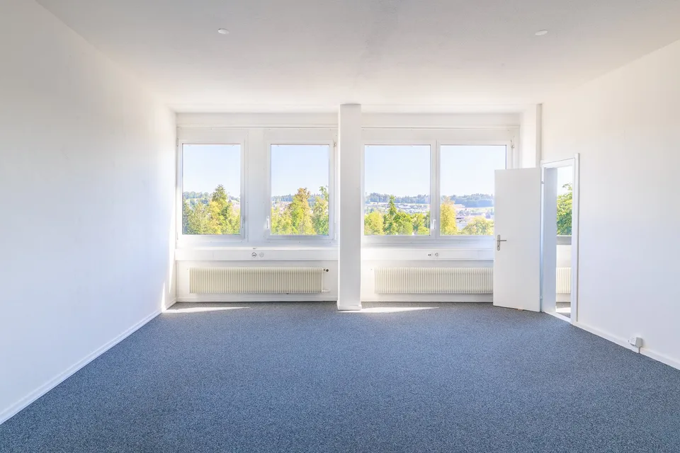 Spacious commercial space in Regensdorf – centrally located, approx. 187 m²