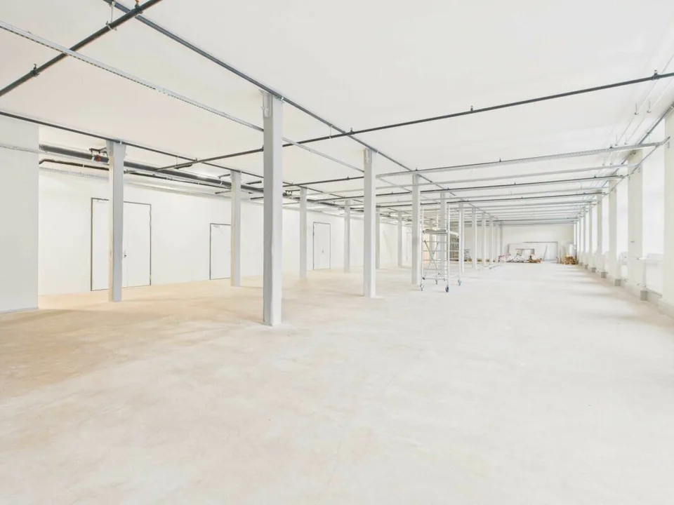 Flexible Gewerbeflächen in modernem Gewerbehaus mit exklusivem Rohausbau