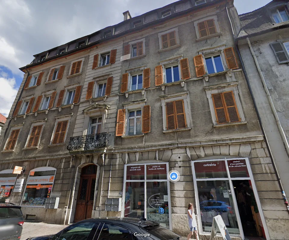 Geräumige 3.5-Zimmer-Wohnung im Herzen von Le Locle, renoviert