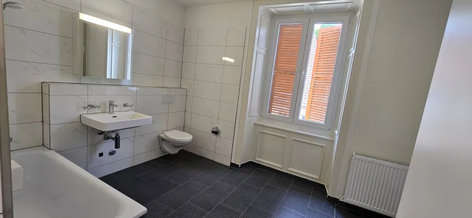 Geräumige 3.5-Zimmer-Wohnung im Herzen von Le Locle, renoviert