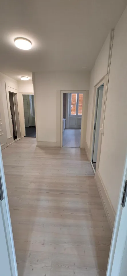 Geräumige 3.5-Zimmer-Wohnung im Herzen von Le Locle, renoviert