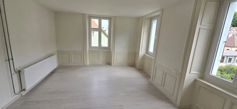Geräumige 3.5-Zimmer-Wohnung im Herzen von Le Locle, renoviert