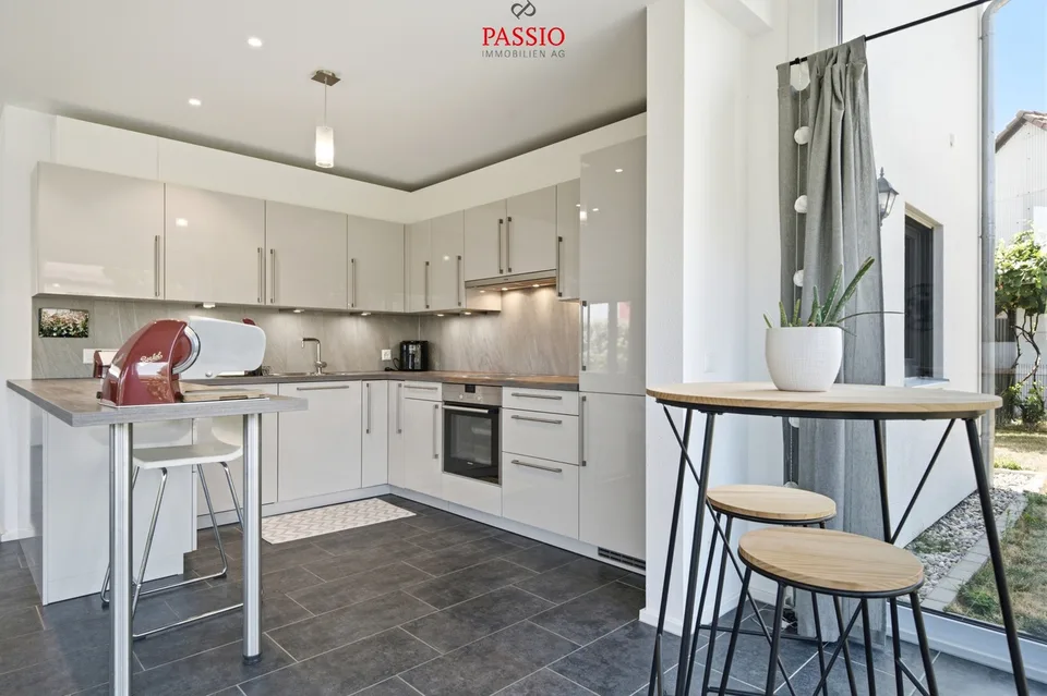 Maison familiale moderne de 5,5 pièces avec jardin de rêve