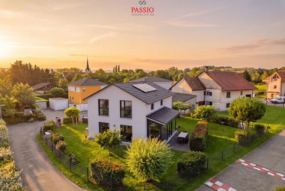 Modernes 5.5-Zimmer-Familienhaus mit traumhaftem Garten