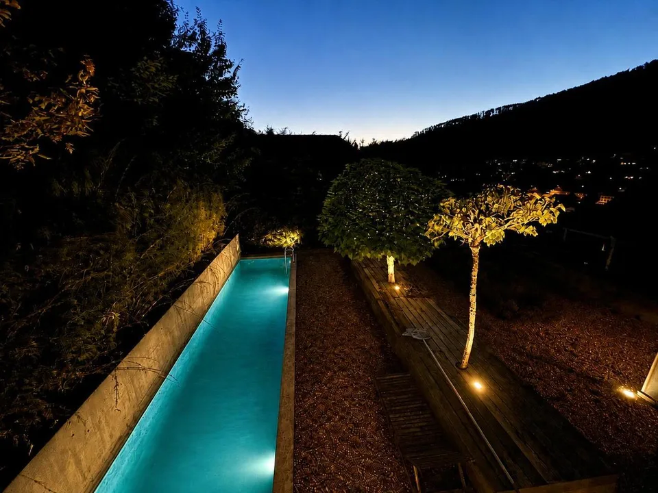 Luxuriöse Designer Villa mit Pool – Foto 4 von 13