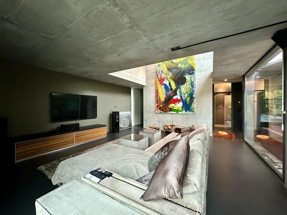 Luxuriöse Designer Villa mit Pool – Foto 7 von 13