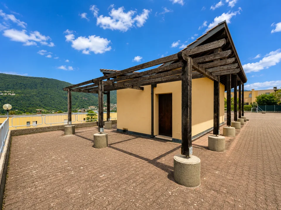 Semi-detached house with open view in Vezia