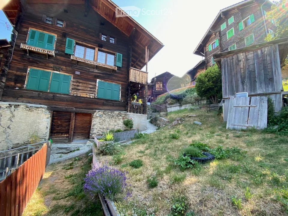 4 bedroom apartment in old Valais house with large surroundings for rent (also available for purchase)