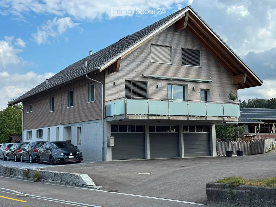 Moderne 4.5-Zimmer-Maisonette-Wohnung in Niederglatt SG – Naturnah und komfortabel