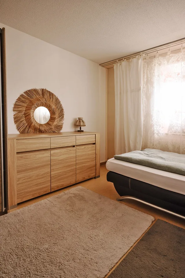 Ruhiges WG-Zimmer zu vermieten.