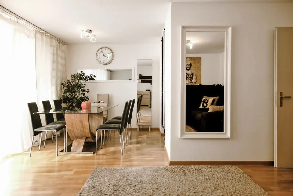 Ruhiges WG-Zimmer zu vermieten.