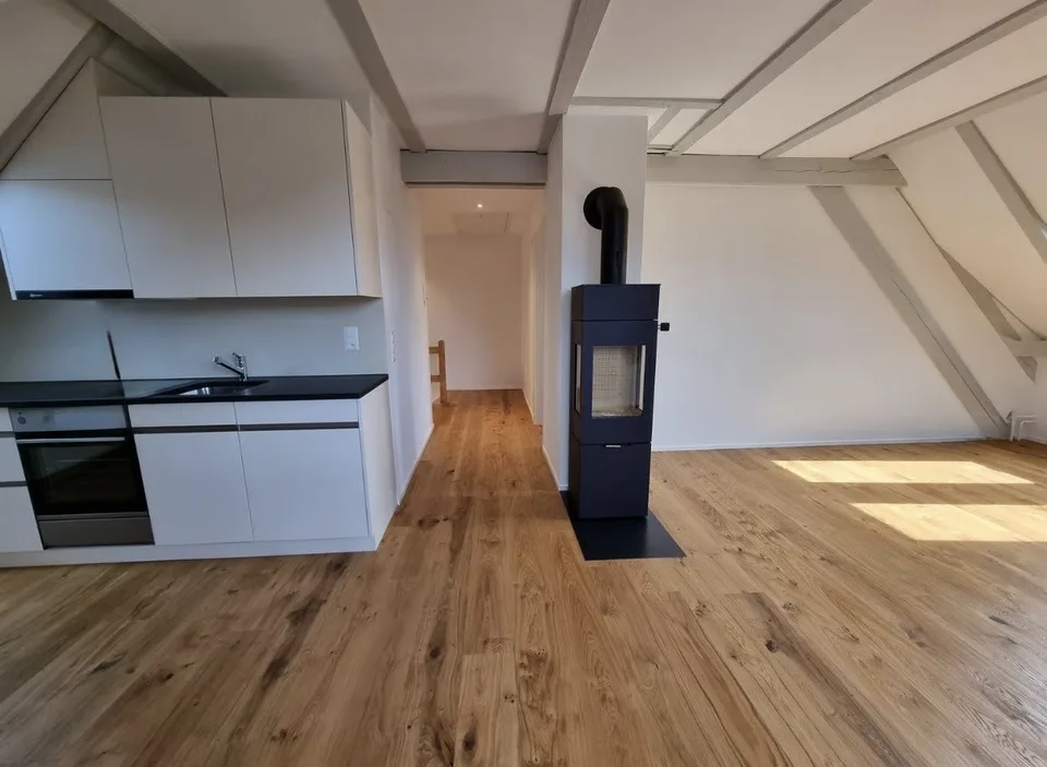 "Sehr schöne 2 Zi. Wohnung im Dachgeschoss"