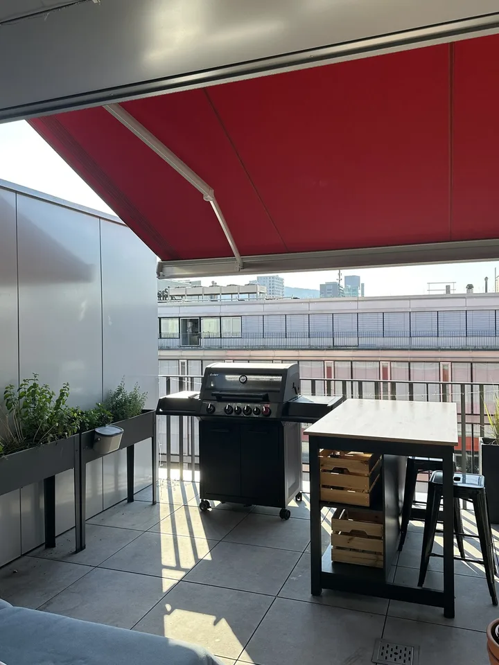 Modern & spacious 3.5 room apartment in the heart of 8005!