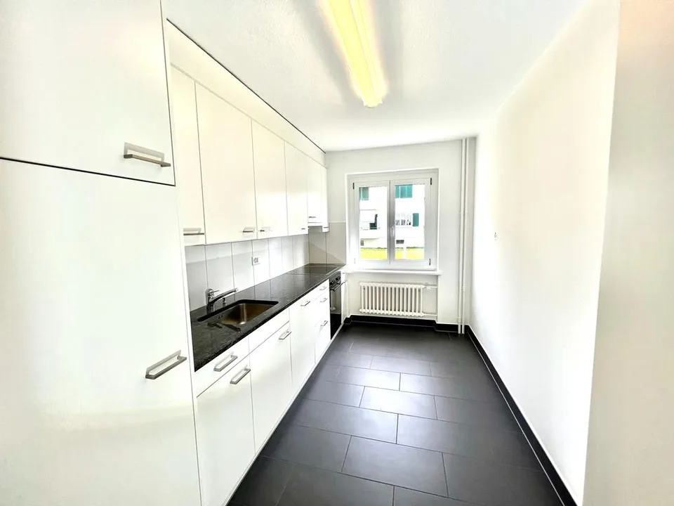 Gehobene 4.5-Zimmer-Wohnung mit Balkon und schöner Aussicht in Bellach