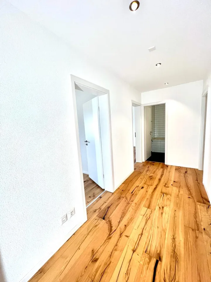 Gehobene 4.5-Zimmer-Wohnung mit Balkon und schöner Aussicht in Bellach