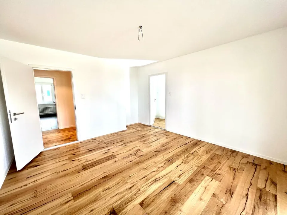 Gehobene 4.5-Zimmer-Wohnung mit Balkon und schöner Aussicht in Bellach