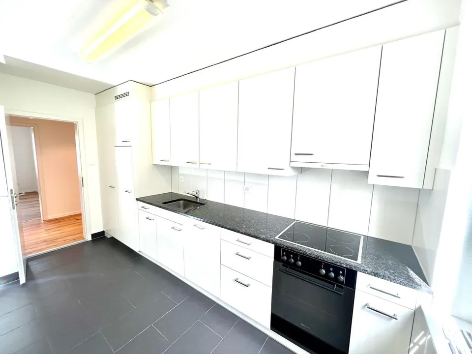 Gehobene 4.5-Zimmer-Wohnung mit Balkon und schöner Aussicht in Bellach
